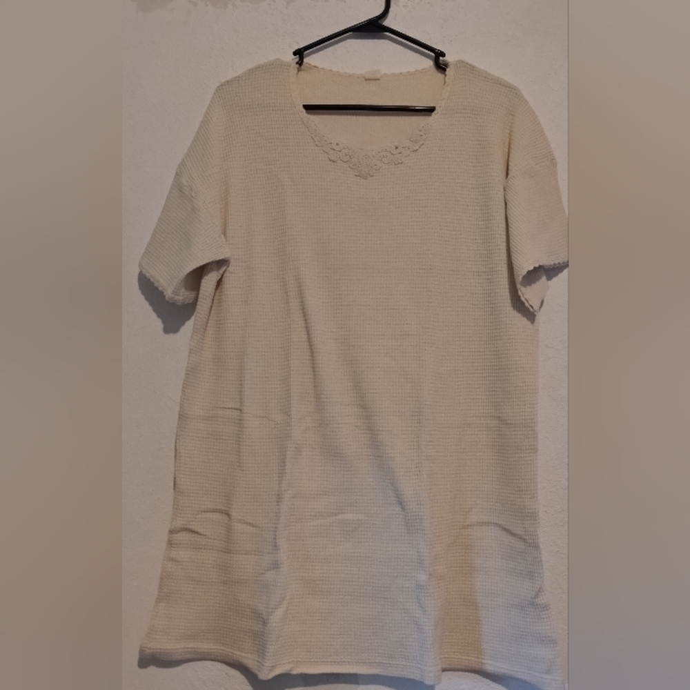 No label ivory top